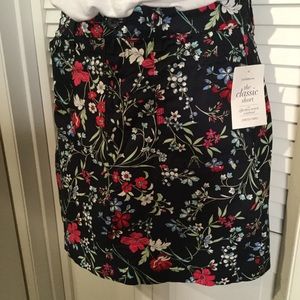 **SOLD**. 
Croft & Barrow skort size 6 stretch!  Comf…